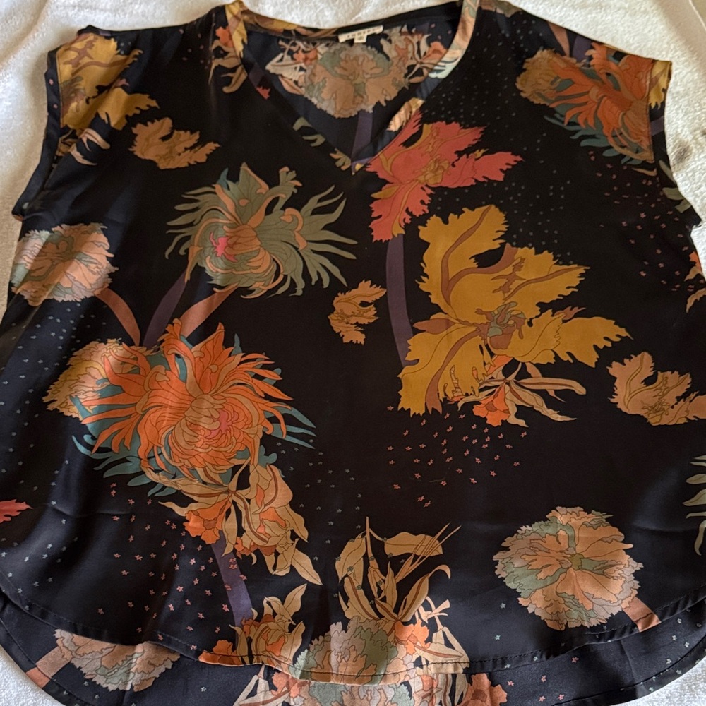 Women's Jodie Printed Vneck polyester blouse